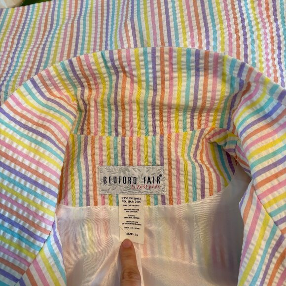 Adorable White Seersucker Jacket with Rainbow Pastel Striped‎ Jacket Womens - Picture 10 of 10